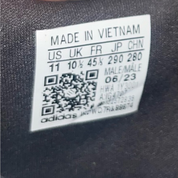 NWOT. MEN'S ADIDAS SWIFT RUN 23 SNEAKERS. SIZE 11. - Picture 7 of 8